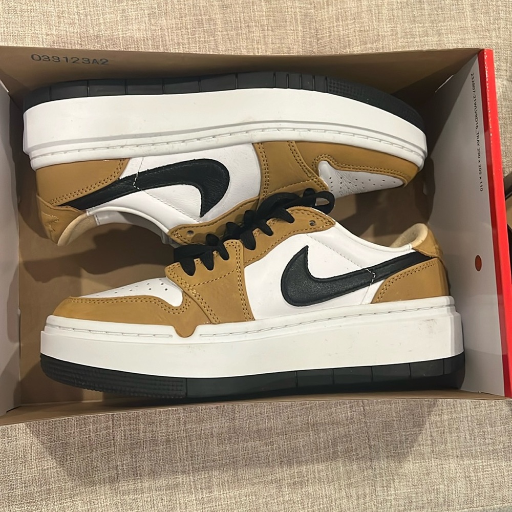 WMNS air Jordan Elevate